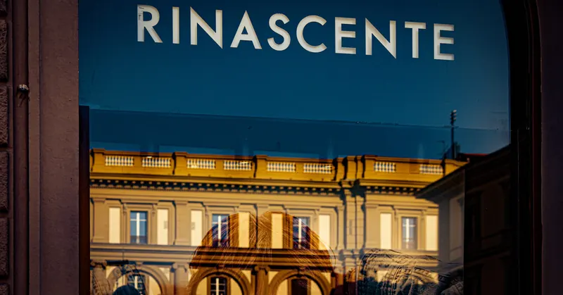 La Rinascente, reflected