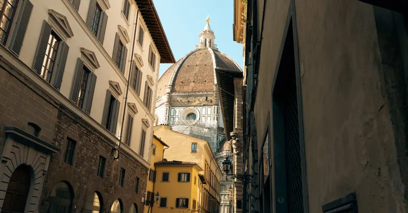 Alley toward the Duomo