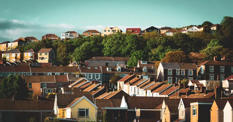 Rooftops climbing the hill